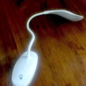 White Adjustable LED Reading Light for Tablets